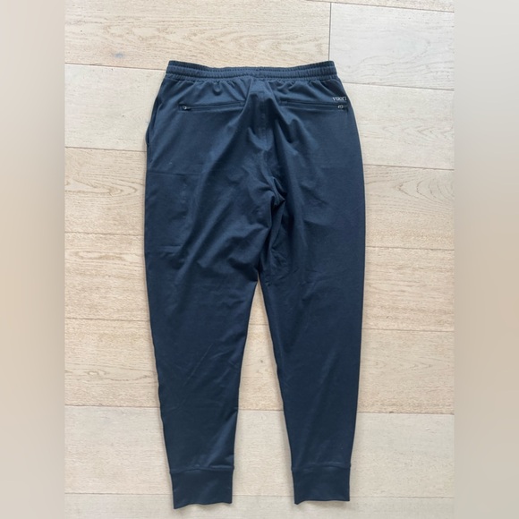 NWOT VUORI Sunday Performance Joggers navy M - Picture 6 of 11